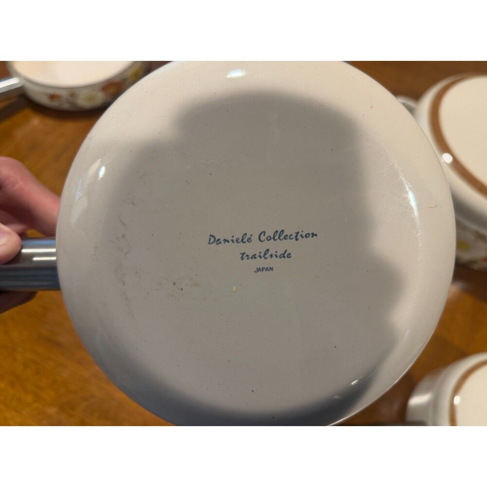 Vintage Daniele Collection Trailside Enamelware Cookware Set - Floral Enamel Pot - Picture 8 of 11